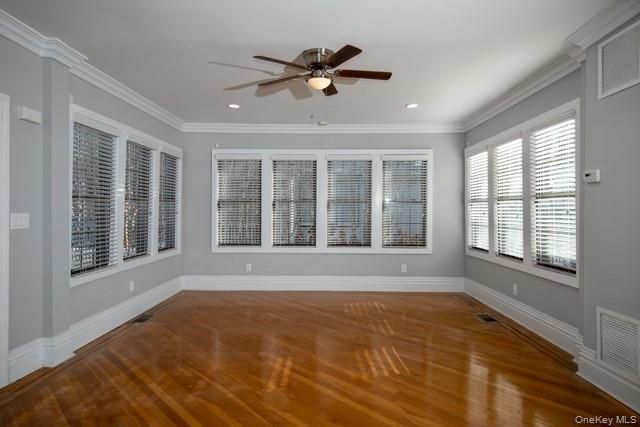 576 Scranton Avenue 576-4, Lynbrook, NY 11563