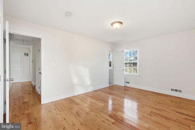 9708 DAMERON DR, Silver Spring, MD 20910