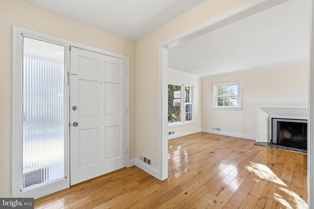 9708 DAMERON DR, Silver Spring, MD 20910