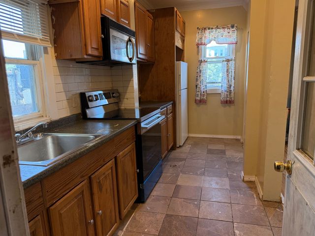 2 Shirley St 1, Worcester, MA 01610