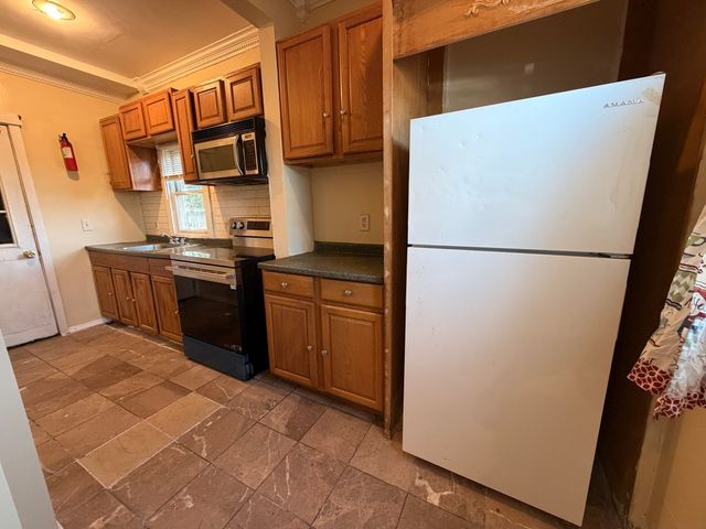 2 Shirley St 1, Worcester, MA 01610