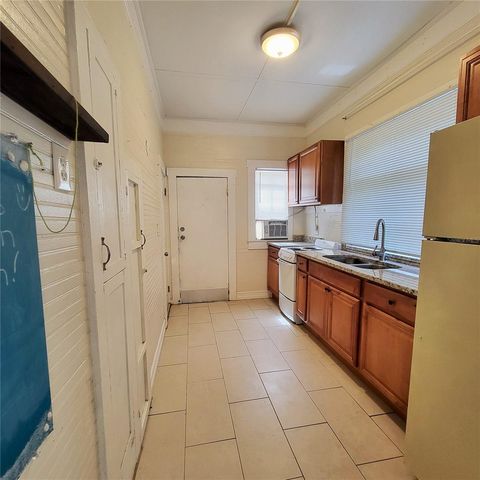 305 WOODROW AVENUE, Largo, FL 33770