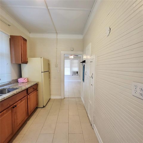 305 WOODROW AVENUE, Largo, FL 33770