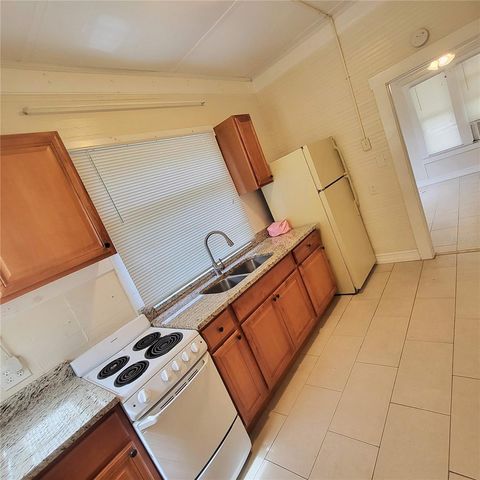 305 WOODROW AVENUE, Largo, FL 33770