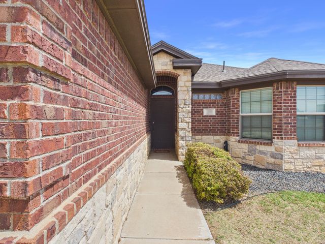 211 Dowden Road, Wolfforth, TX 79382