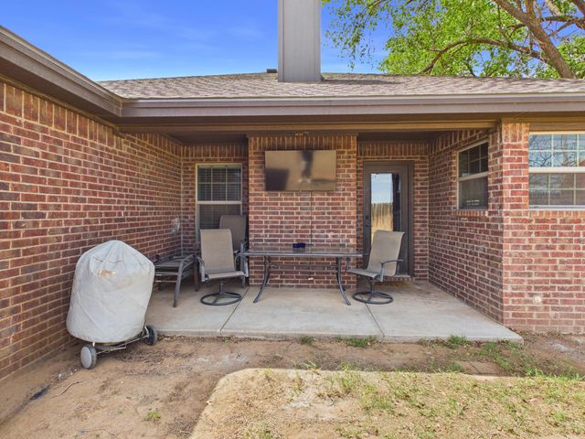 211 Dowden Road, Wolfforth, TX 79382