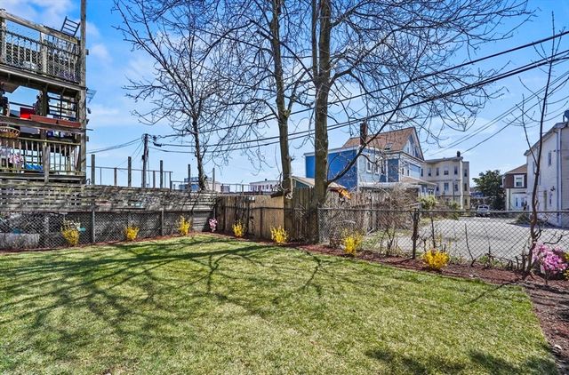 18 Lyon St 2, Boston, MA 02122