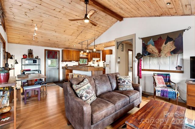 3107 Mckenzie Way N, Old Fort, NC 28762