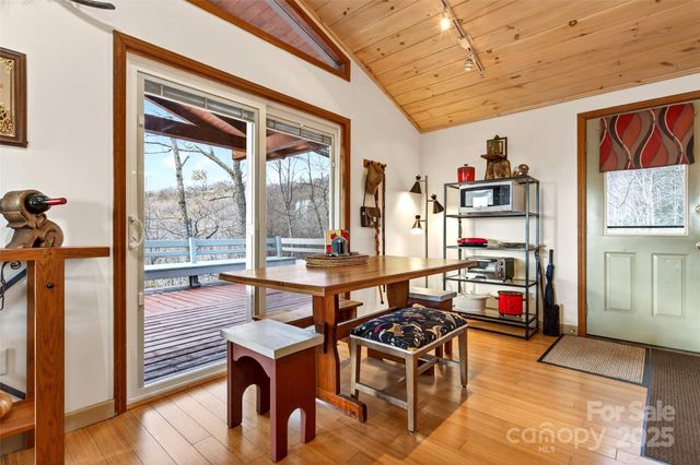 3107 Mckenzie Way N, Old Fort, NC 28762