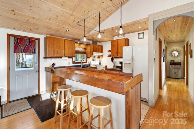 3107 Mckenzie Way N, Old Fort, NC 28762