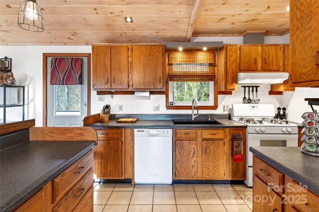 3107 Mckenzie Way N, Old Fort, NC 28762