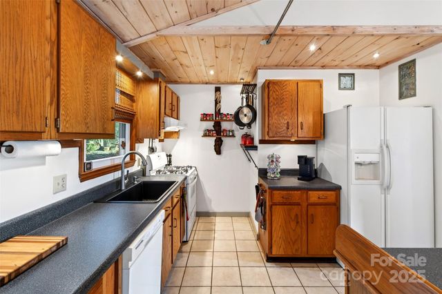 3107 Mckenzie Way N, Old Fort, NC 28762