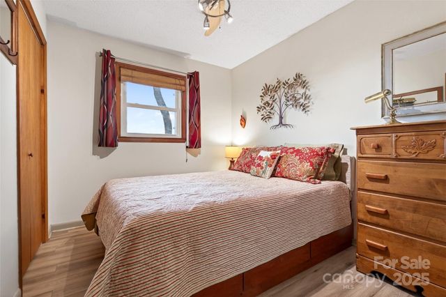 3107 Mckenzie Way N, Old Fort, NC 28762