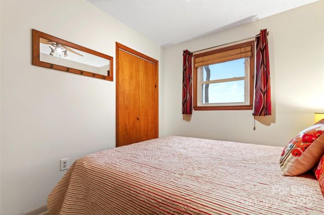 3107 Mckenzie Way N, Old Fort, NC 28762