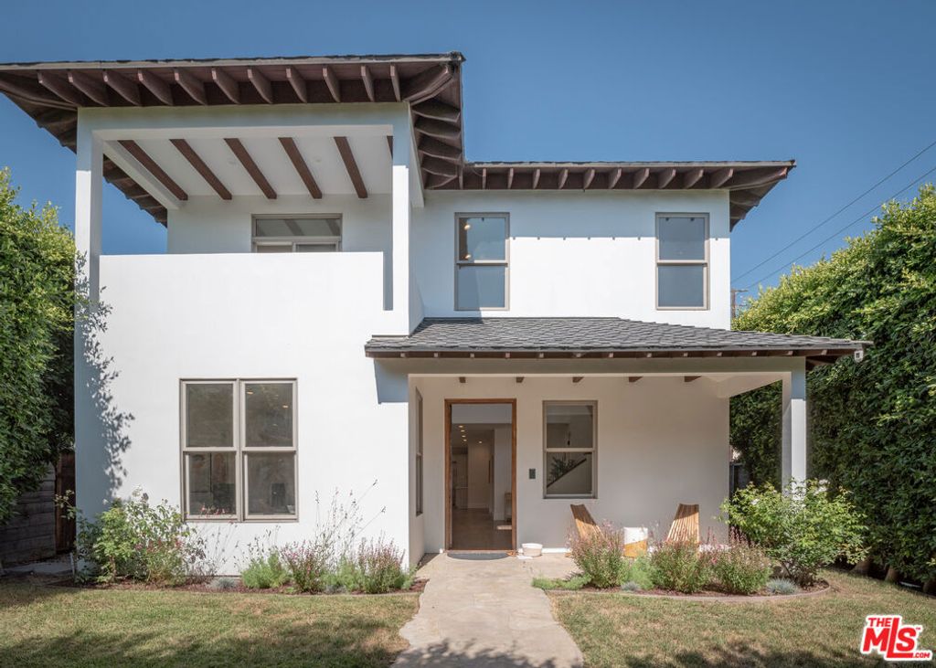 3496 Redwood Avenue, Los Angeles, CA 90066
