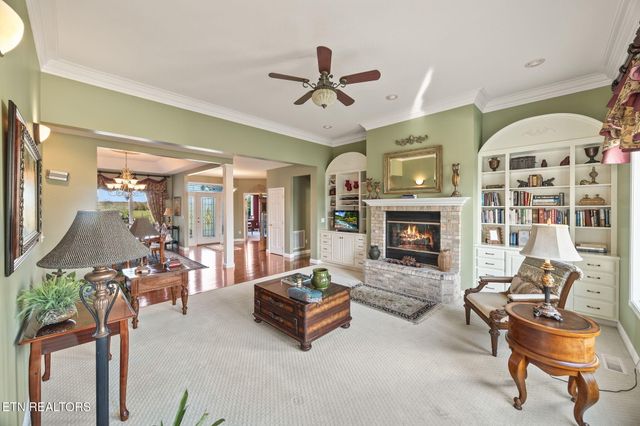 135 Austin Lane, Deer Lodge, TN 37726