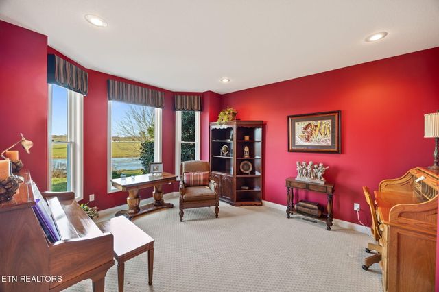 135 Austin Lane, Deer Lodge, TN 37726