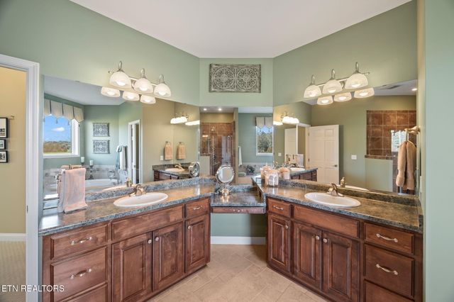 135 Austin Lane, Deer Lodge, TN 37726