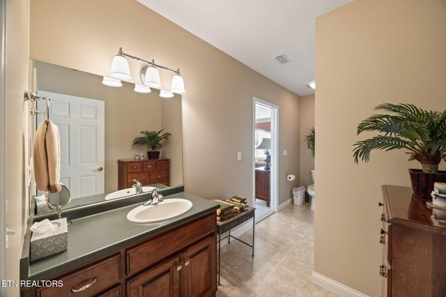 135 Austin Lane, Deer Lodge, TN 37726