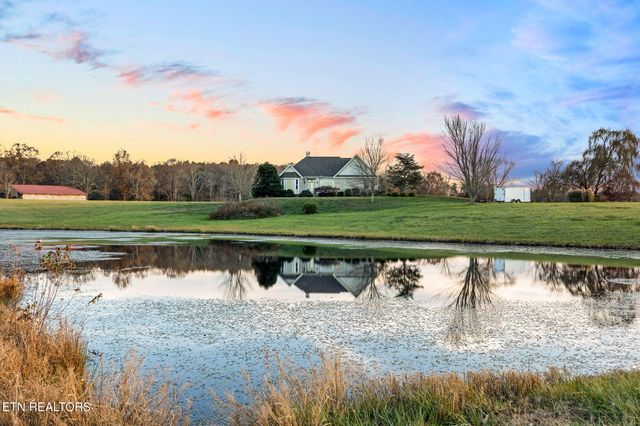 135 Austin Lane, Deer Lodge, TN 37726