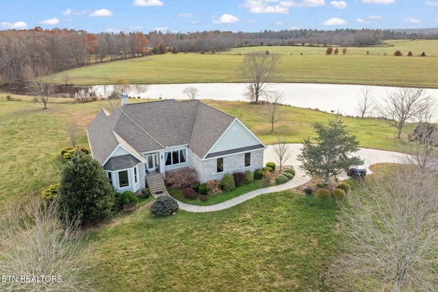 135 Austin Lane, Deer Lodge, TN 37726