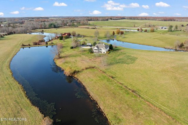 135 Austin Lane, Deer Lodge, TN 37726