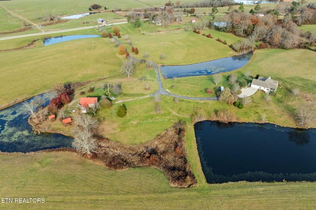 135 Austin Lane, Deer Lodge, TN 37726