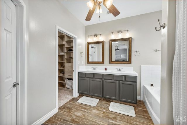 12701 Sable Point Drive, Bakersfield, CA 93312