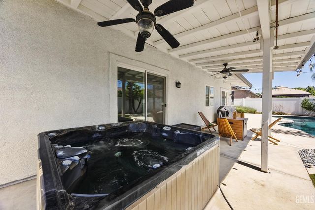 12701 Sable Point Drive, Bakersfield, CA 93312