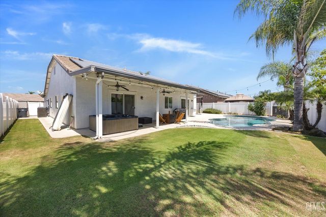 12701 Sable Point Drive, Bakersfield, CA 93312