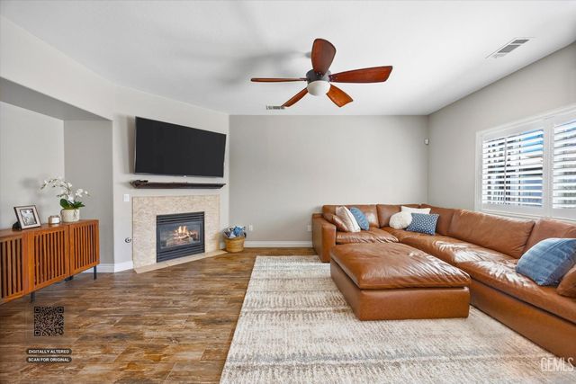 12701 Sable Point Drive, Bakersfield, CA 93312