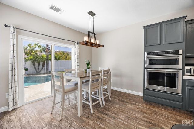 12701 Sable Point Drive, Bakersfield, CA 93312