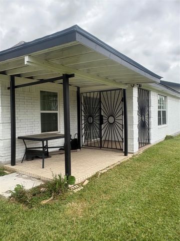5111 Shirley Street, Baytown, TX 77521