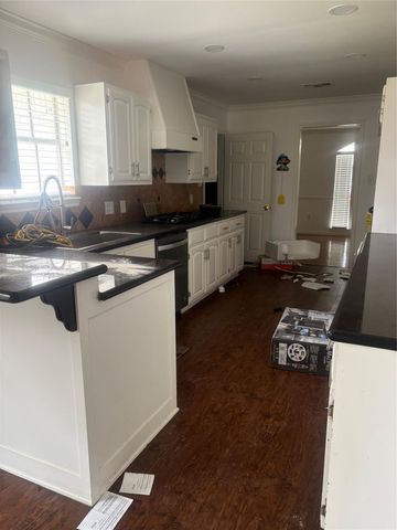 5111 Shirley Street, Baytown, TX 77521