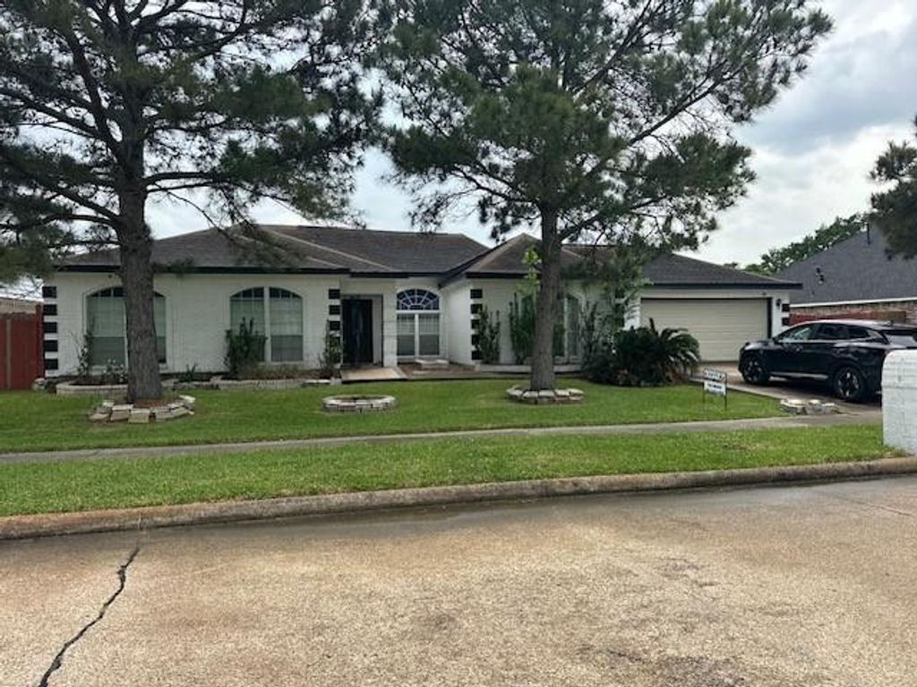 5111 Shirley Street, Baytown, TX 77521