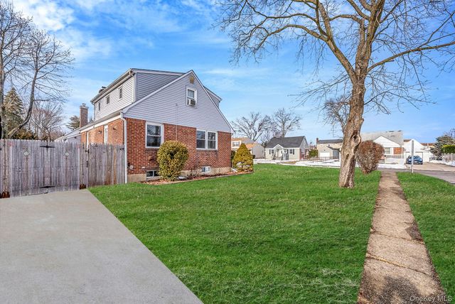 526 Albert Street, East Meadow, NY 11554