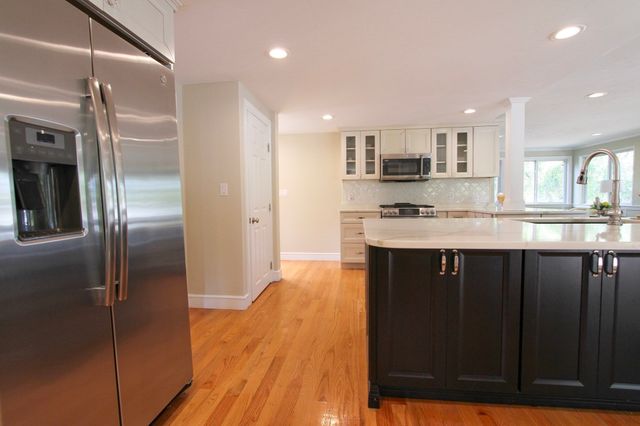 31 Governor Andrew Road, Hingham, MA 02043