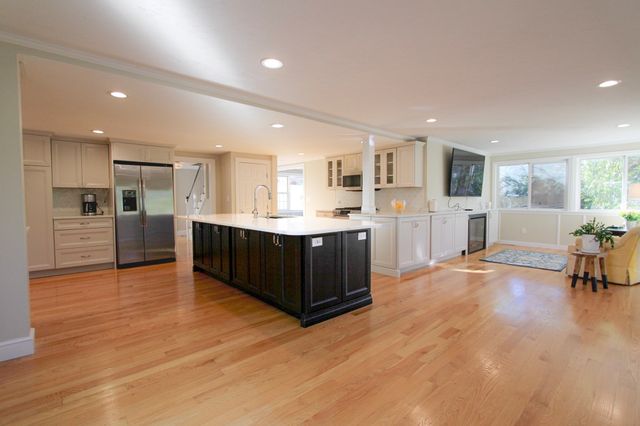 31 Governor Andrew Road, Hingham, MA 02043