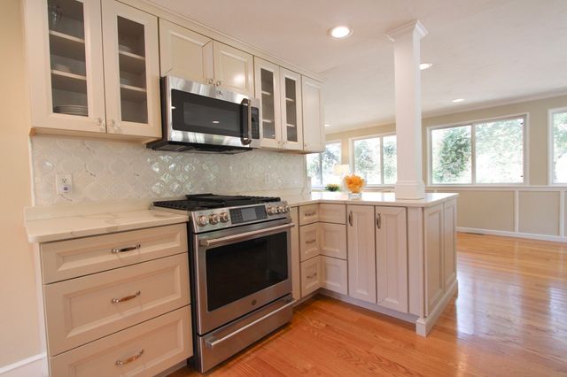 31 Governor Andrew Road, Hingham, MA 02043