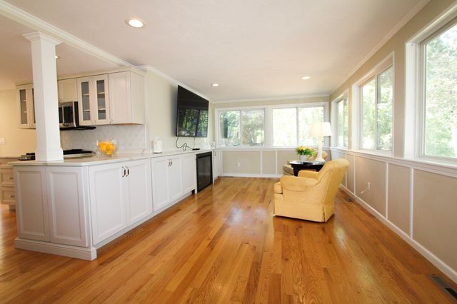 31 Governor Andrew Road, Hingham, MA 02043