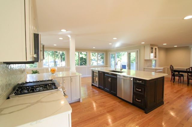 31 Governor Andrew Road, Hingham, MA 02043