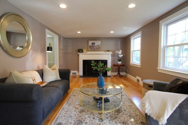 31 Governor Andrew Road, Hingham, MA 02043