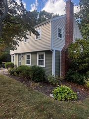 31 Governor Andrew Road, Hingham, MA 02043