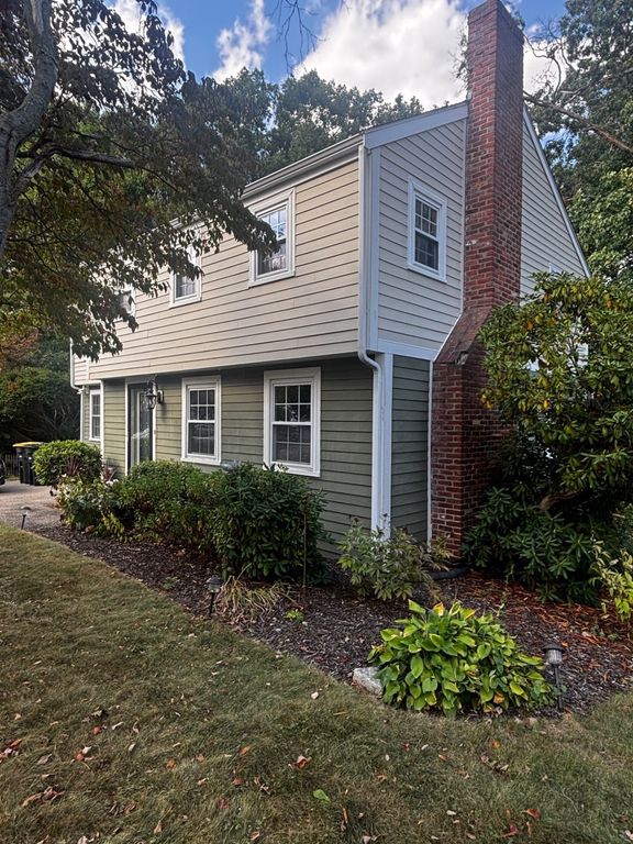 31 Governor Andrew Road, Hingham, MA 02043