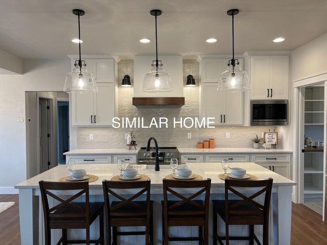 N8864 GALWAY LANE, Menasha, WI 54952