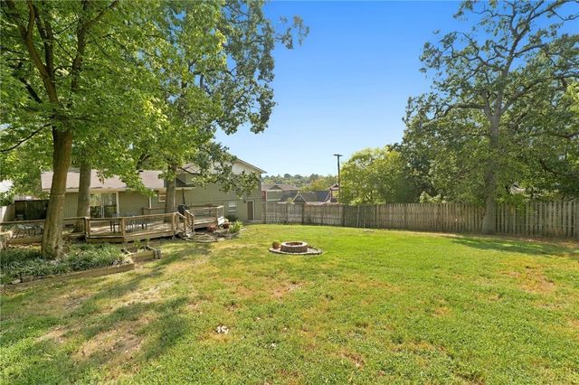 522 Hawthorn Street, Fayetteville, AR 72701