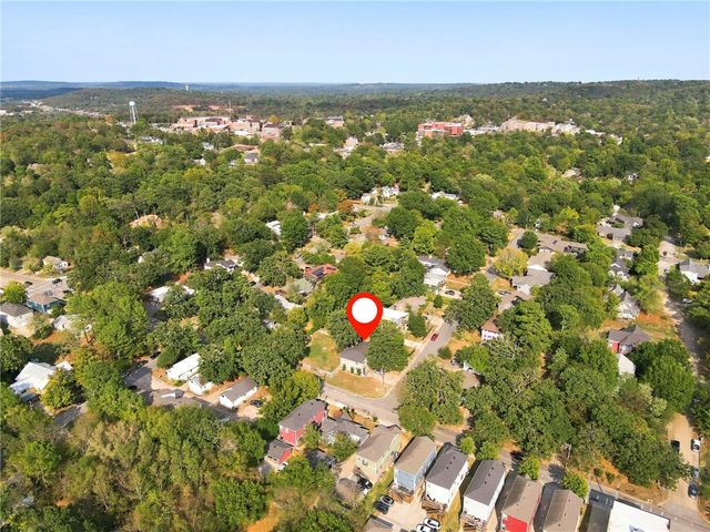 522 Hawthorn Street, Fayetteville, AR 72701