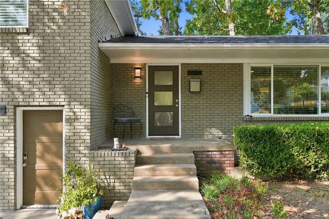 522 Hawthorn Street, Fayetteville, AR 72701