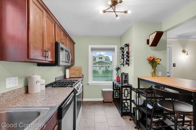 695 E Webster Street, Ferndale, MI 48220