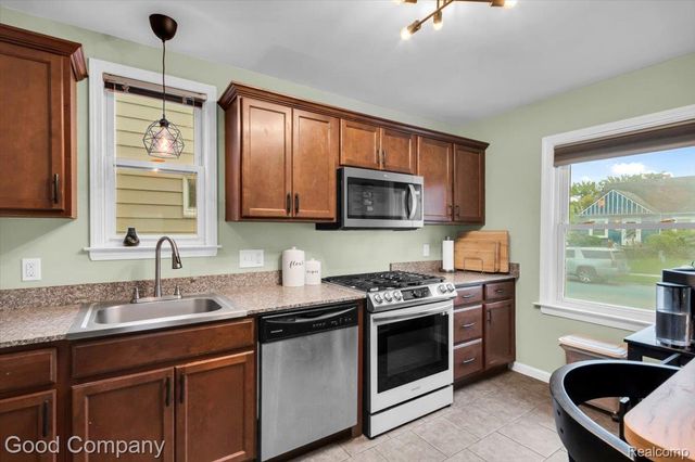 695 E Webster Street, Ferndale, MI 48220